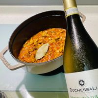 可能是西班牙大鍋飯和文字的圖像