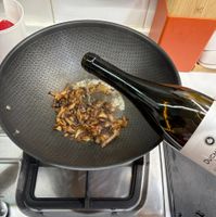 可能是香菇、鯷魚和羊肚蕈菇的圖像