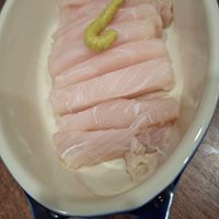 可能是壽司和生魚片的圖像