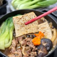可能是豆腐、火鍋和麵的圖像