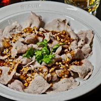 可能是印度香料飯、豆腐和顯示的文字是「 STAUB fendi'skitchen fendi's kitchen 」的圖像