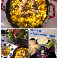 可能是西班牙大鍋飯和顯示的文字是「 Arroz Arrozcon con Setas y espárragos ESPECU ESPECIASPAELLA PAELL AS LA LADALIA 」的圖像