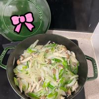 可能是顯示的文字是「 AUE STAUB TOC STAUB ၄၆၈ ย 」的圖像