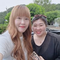 可能是一或多人和金髮的圖像