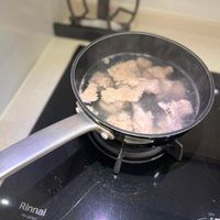 可能是食物和顯示的文字是「 Rinnai 0230G OFF 」的圖像