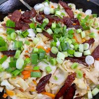 可能是炒飯、炒麵和義大利麵的圖像