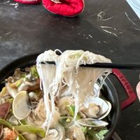 可能是拉麵、麵和火鍋的圖像