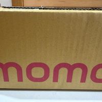 可能是顯示的文字是「 momo nor no 」的圖像