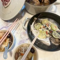 可能是麵、火鍋和香菇的圖像