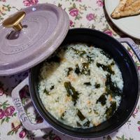 可能是粥、豆腐和北非小米飯的圖像