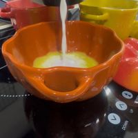 可能是咖啡杯的圖像