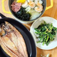可能是‎火鍋、豆腐和‎顯示的文字是「 ‎STAUB STAME אל‎ 」‎‎ 的圖像