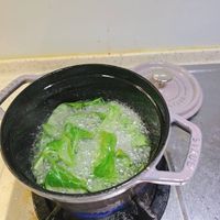 可能是綠葉甘藍的圖像