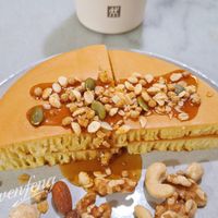 可能是戚風蛋糕和文字的圖像