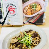 可能是豆腐、香菇、拉麵和文字的圖像