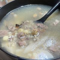 可能是燉小牛膝和粥的圖像