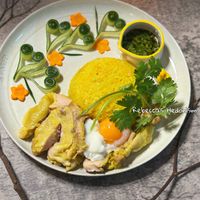 可能是北非小米飯、蛋黃、水波蛋和粥的圖像