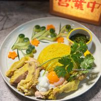 可能是拉麵、粥、蛋黃和水波蛋的圖像