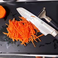 可能是食物和刀的圖像
