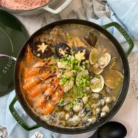 可能是麵、西班牙大鍋飯和義大利麵的圖像
