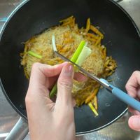可能是炒麵和義大利麵的圖像