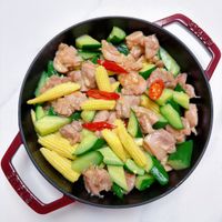 可能是豆腐和豆煮玉米的圖像