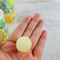 可能是泡泡糖、蛋黃和糖果的圖像