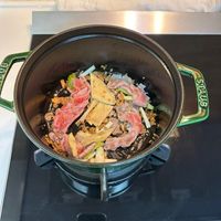 可能是起司火鍋和火鍋的圖像