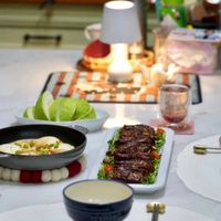 可能是顯示的文字是「 STAUB 」的圖像