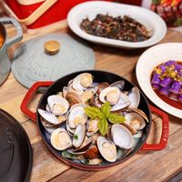 可能是火鍋、豆腐、西班牙大鍋飯和文字的圖像