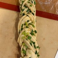 可能是巴布卡麵包和法式長棍麵包的圖像