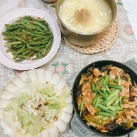 可能是火鍋、豆腐和粥的圖像