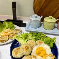 可能是蛋黃、肉餡餅、港式點心和水波蛋的圖像