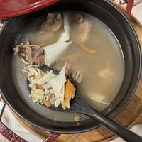 可能是粥和燉小牛膝的圖像