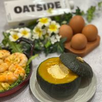 可能是食物和顯示的文字是「 OATSIDE ဂ၈ ለ 」的圖像