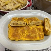可能是義大利麵、歐姆蛋和豆腐的圖像