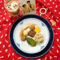 可能是燕麥餅乾和椰子馬卡龍的圖像