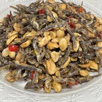 可能是鯷魚和義大利麵的圖像