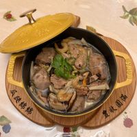 可能是麵、火鍋和燉小牛膝的圖像