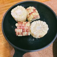 可能是豆煮玉米的圖像