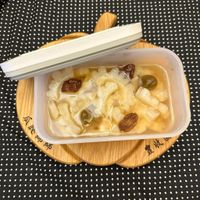 可能是甜點、豆腐、龍眼和文字的圖像