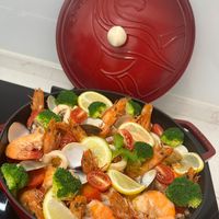 可能是蝦和西班牙大鍋飯的圖像