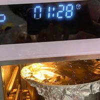 可能是‎顯示的文字是「 ‎على 溫度 溫 01:28 自定義 三 菜單 菜單 電源 電源‎」‎的圖像