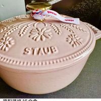 可能是顯示的文字是「 quess ፍን 8 झब3 STAUB 原配瑪格16合食 16合食」的圖像