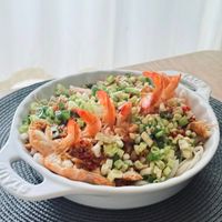 可能是義大利麵、炒飯和北非小米飯的圖像