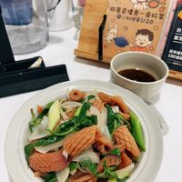 可能是麵、豆腐、拉麵和文字的圖像