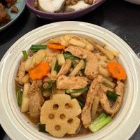可能是拉麵、豆腐、麵和炒麵的圖像