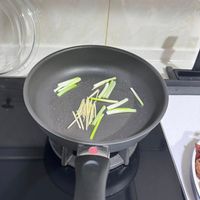可能是義大利麵和顯示的文字是「 Ay= SAKURA SAKURAG-25226 G-2522G 」的圖像