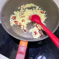 可能是炒飯和北非小米飯的圖像