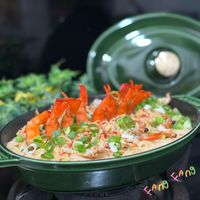 可能是西班牙大鍋飯和文字的圖像
